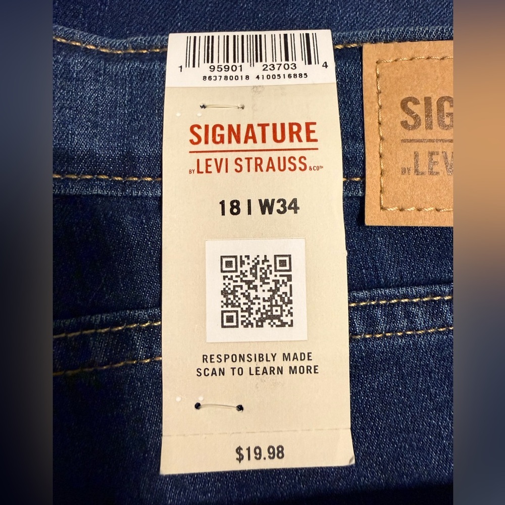 Signature by Levi Strauss Bermuda Jean Shorts - Picture 7 of 10